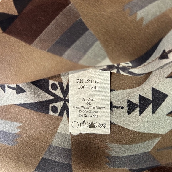 Dora Landa 100% Silk Long Sleeved Sheer Aztec Print Blouse Size Large - Picture 6 of 7